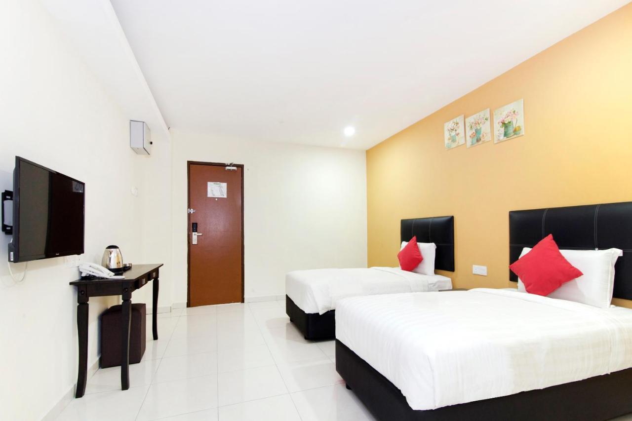 Central Hotel Bahau Bagian luar foto