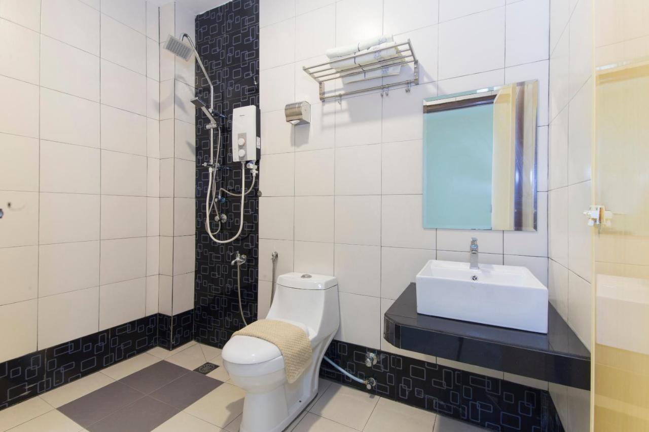 Central Hotel Bahau Bagian luar foto